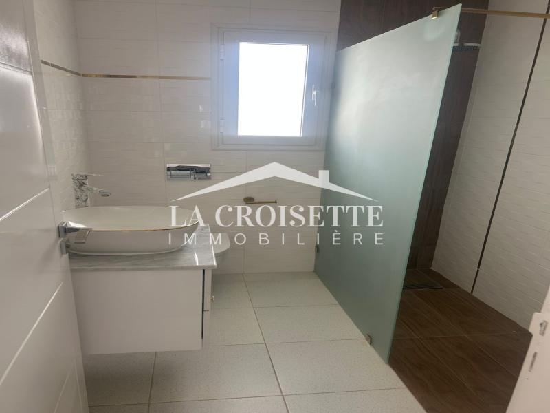 Étage de villa S+2 avec terrasse aux Jardins de Carthage